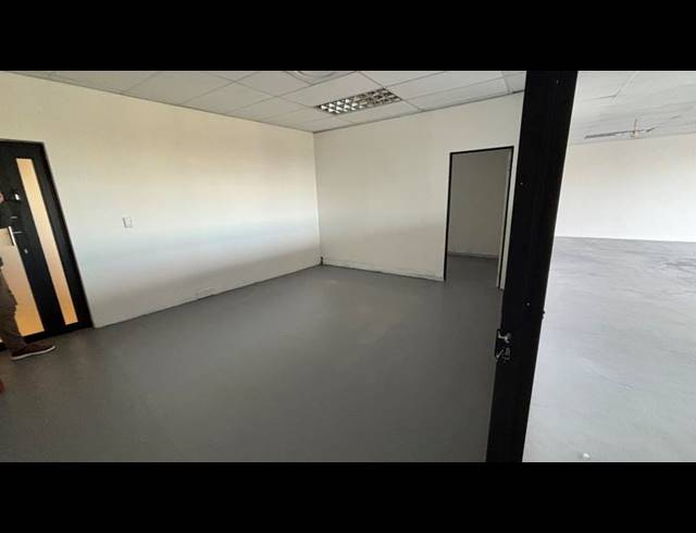 BUSINESS PROPERTY TO RENT IN PAARDEN EILAND